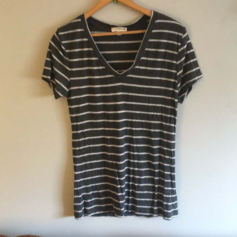 Gray striped tee - L